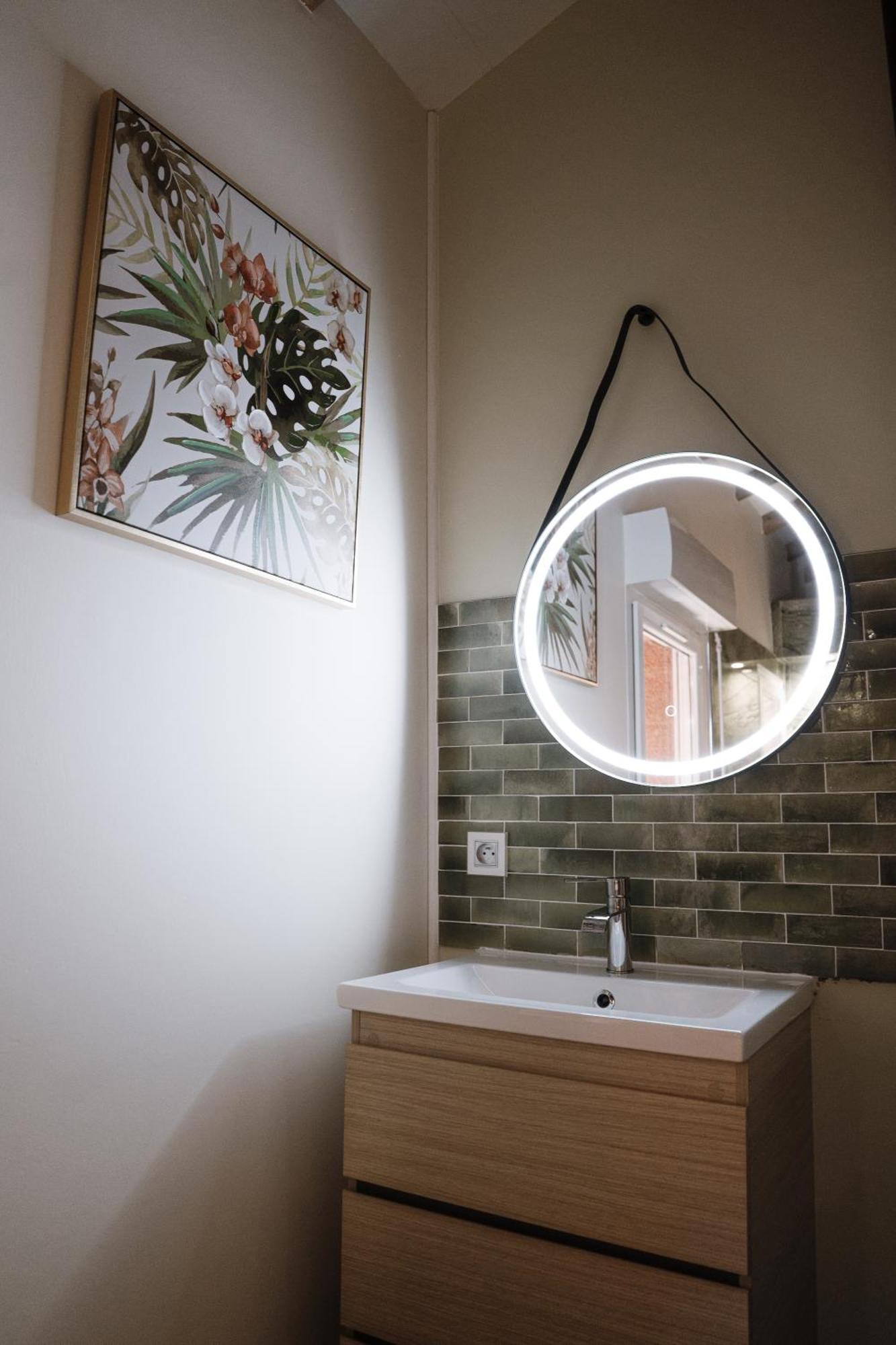 Appart Hotel Le 8 La Suite & Spa - Parking Gratuit - Macon Bagian luar foto