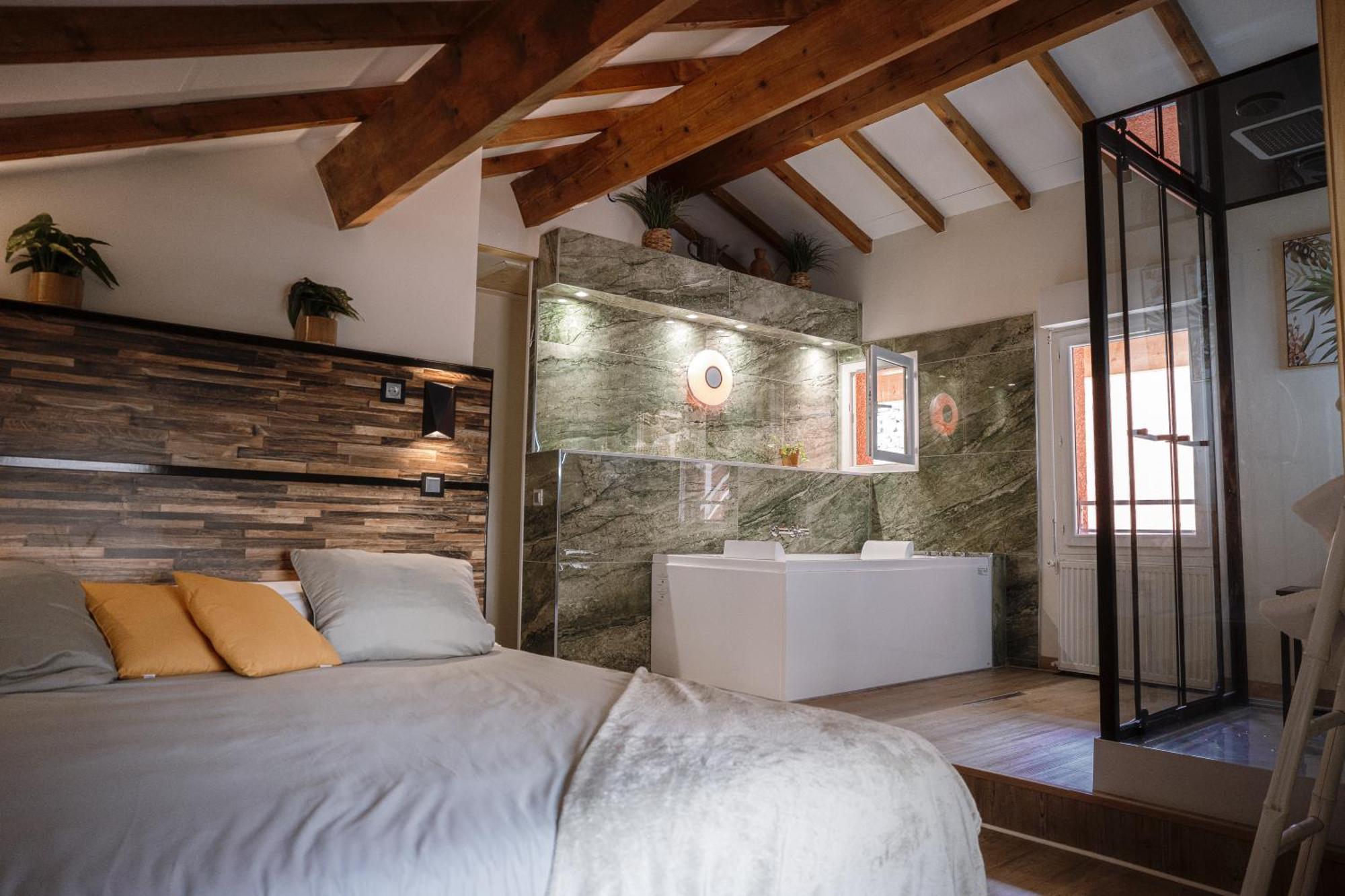 Appart Hotel Le 8 La Suite & Spa - Parking Gratuit - Macon Bagian luar foto